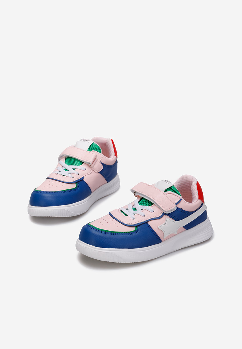 Sneakers fete roz Dewberry