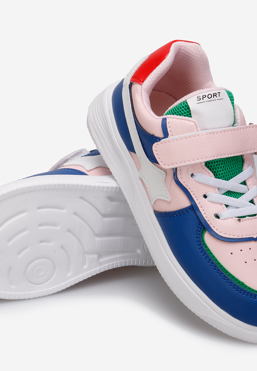 Sneakers fete roz Dewberry