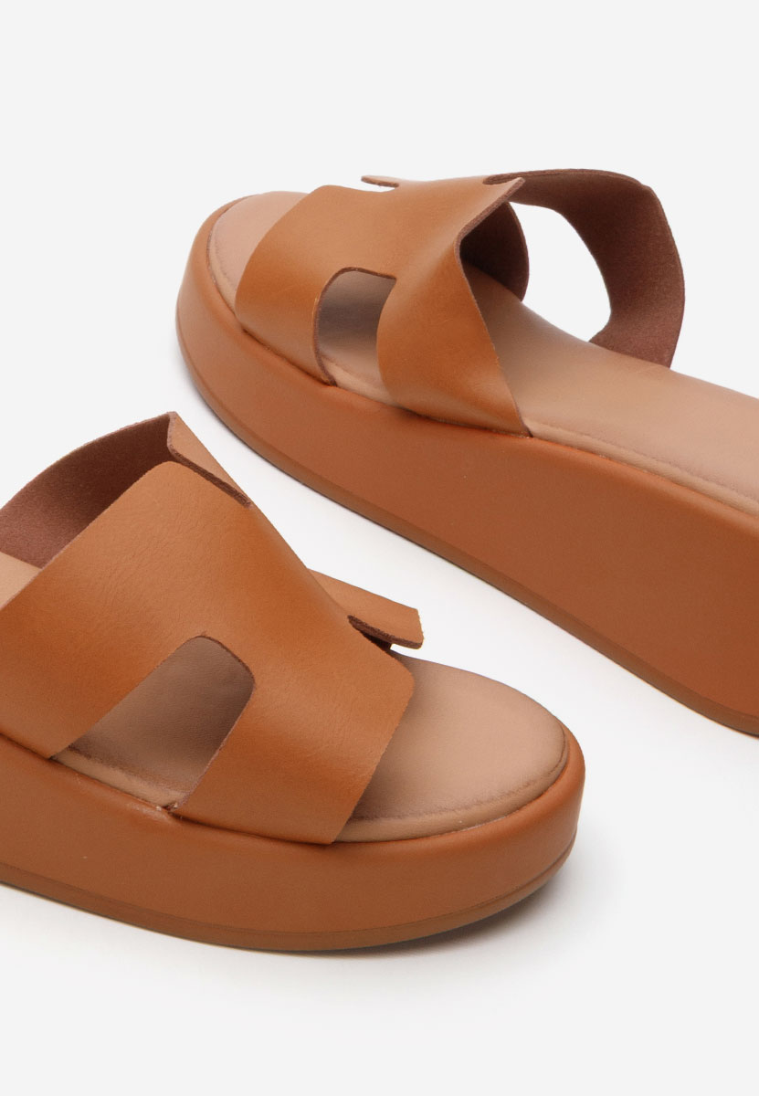 Papuci cu platformă Malynda camel