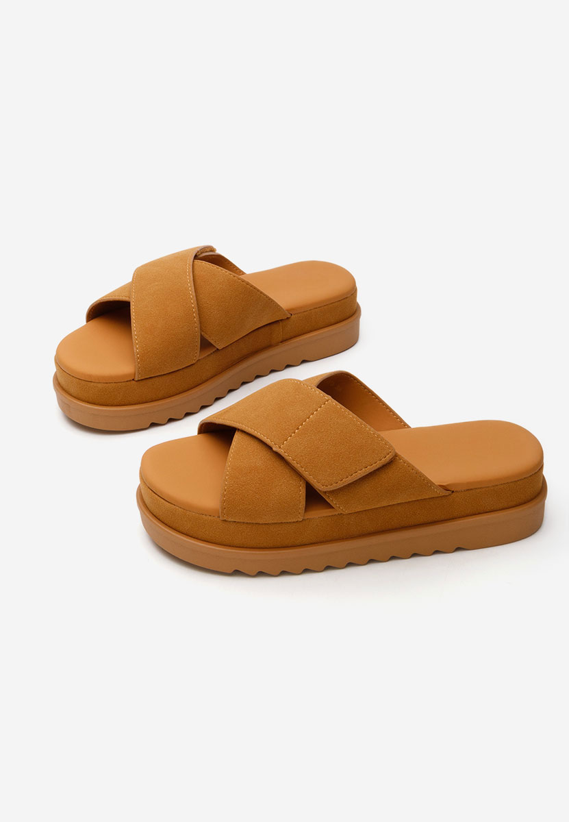 Papuci cu platformă Petronyla camel