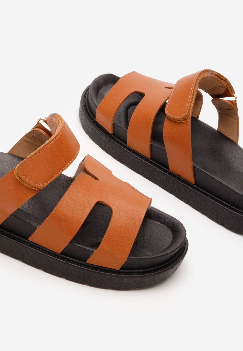 Papuci cu platformă Jaclyn camel