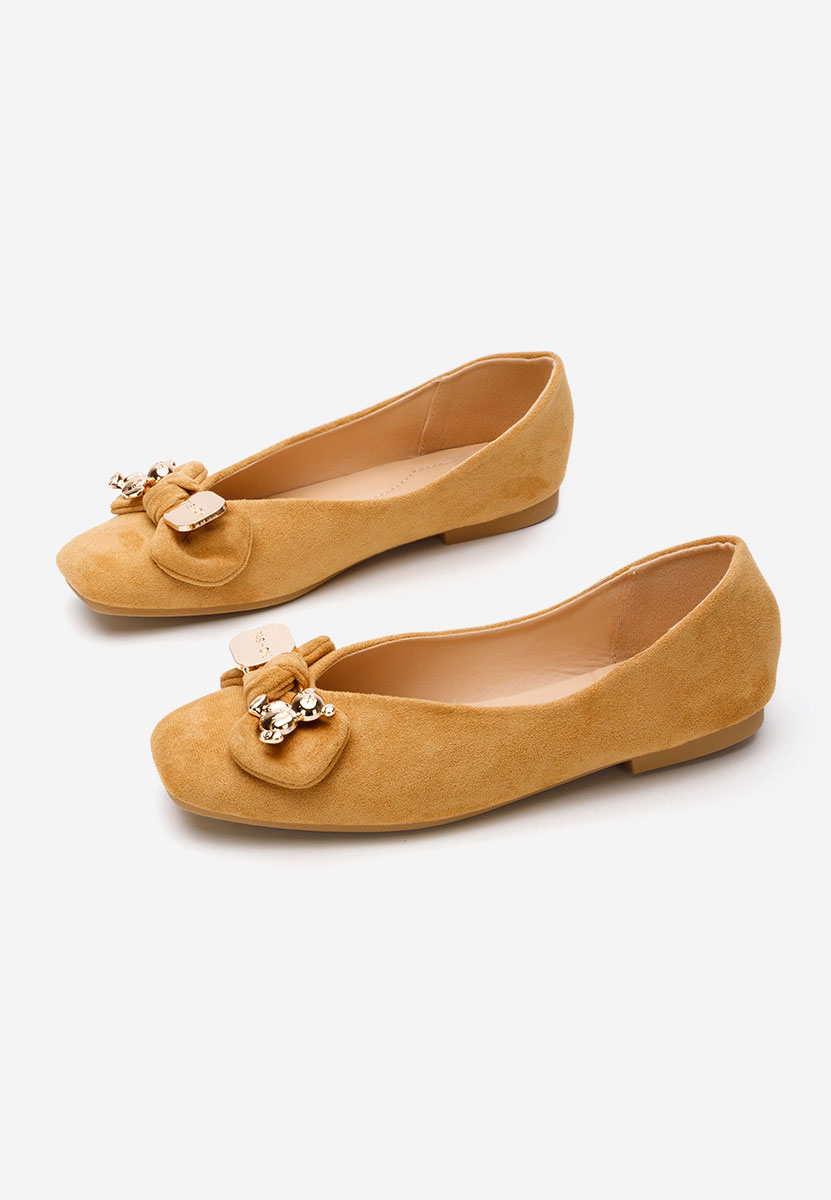 Balerini dama Bethania camel