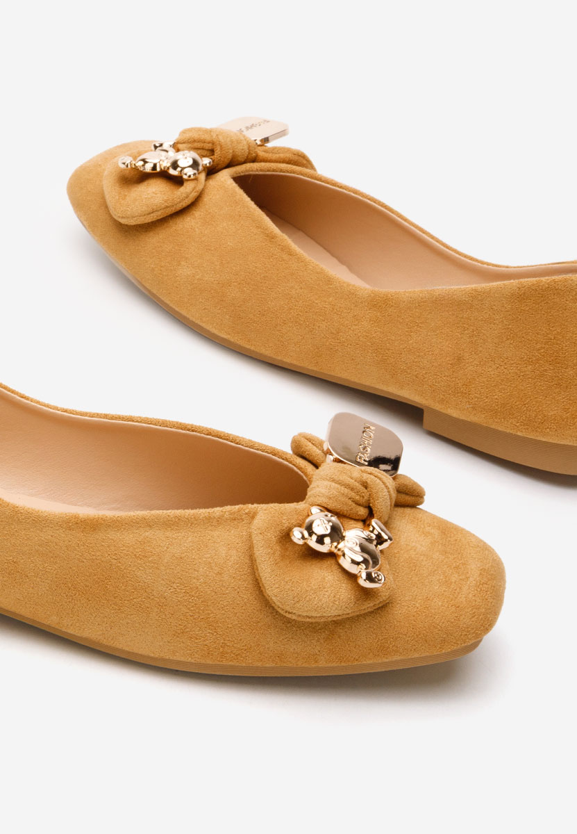 Balerini dama Bethania camel