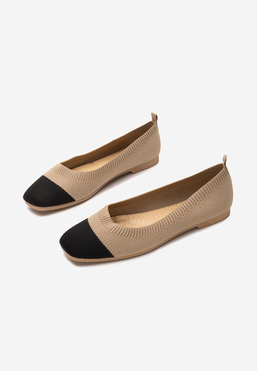 Balerini dama Leslee kaki