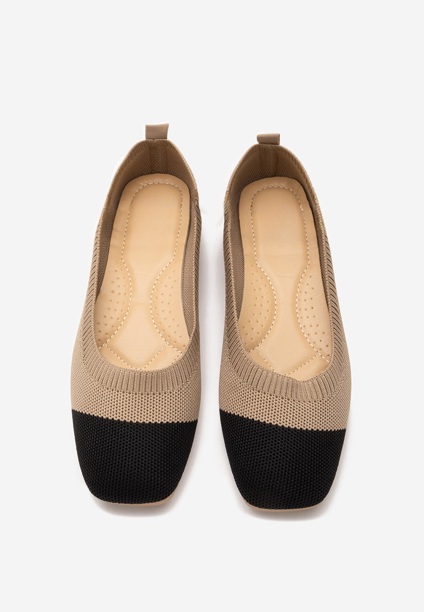 Balerini dama Leslee kaki