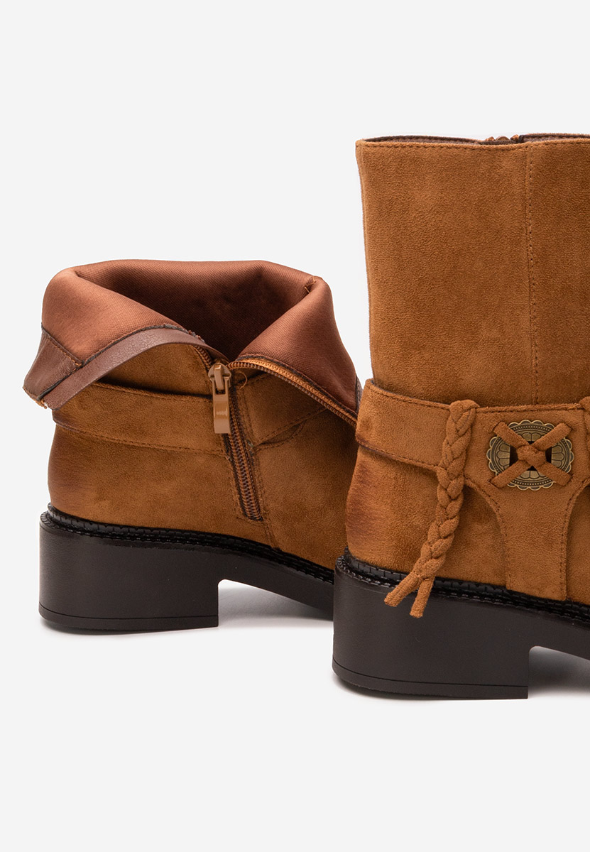 Ghete dama Alasika camel