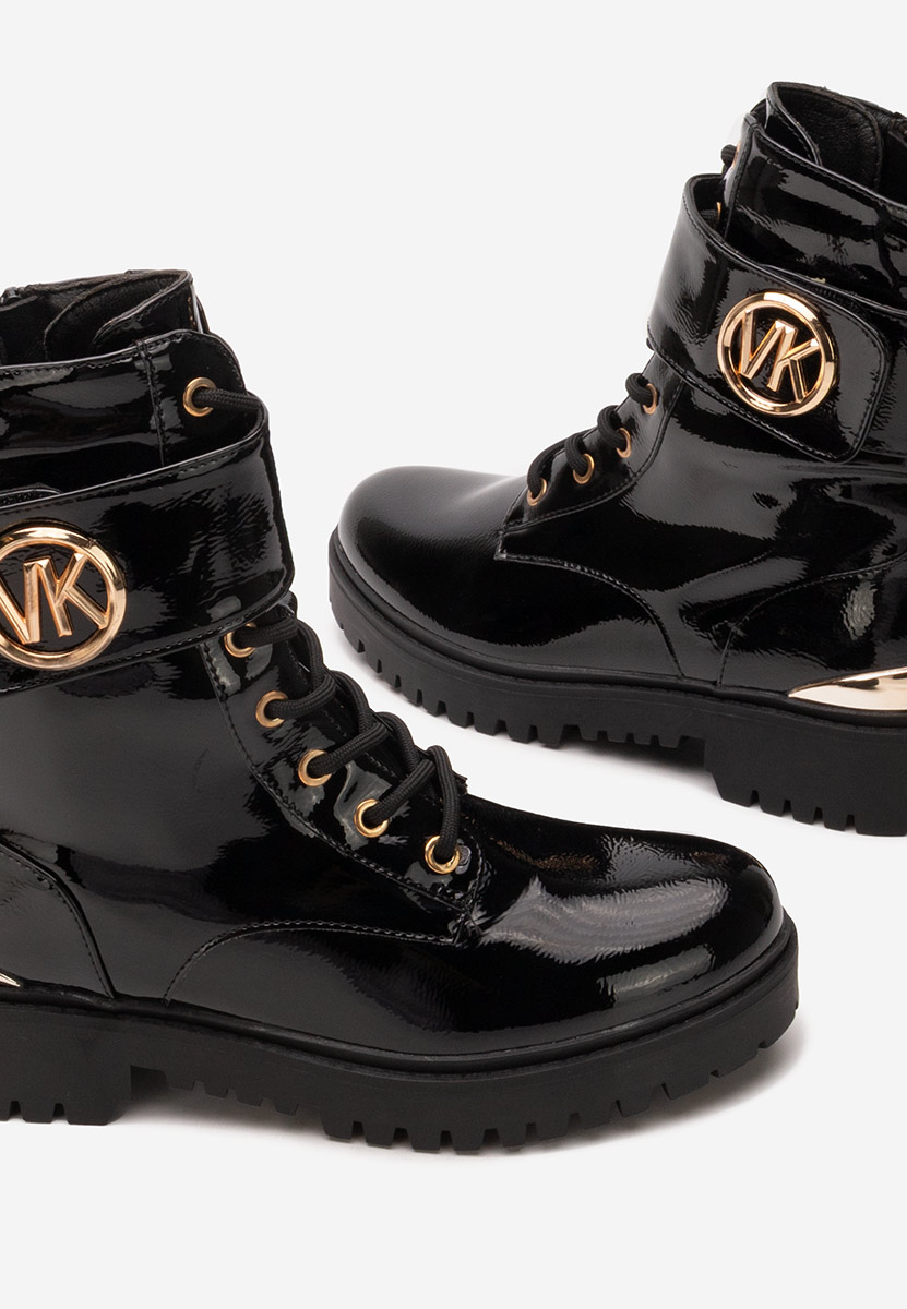 Bocanci lacuiti dama Kirstin negri