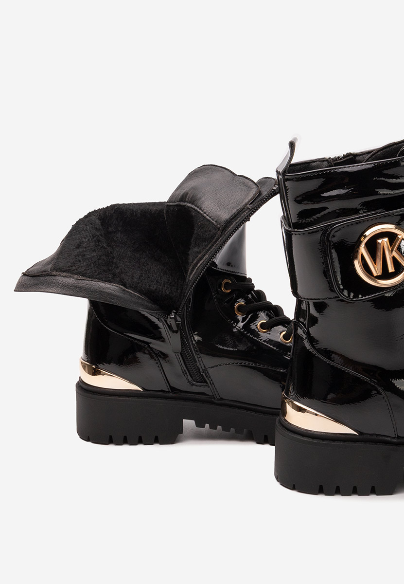 Bocanci lacuiti dama Kirstin negri