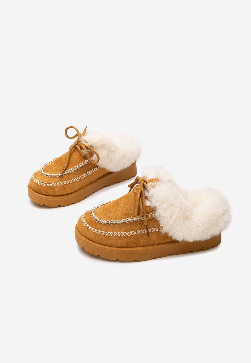 Saboti dama Leainia camel