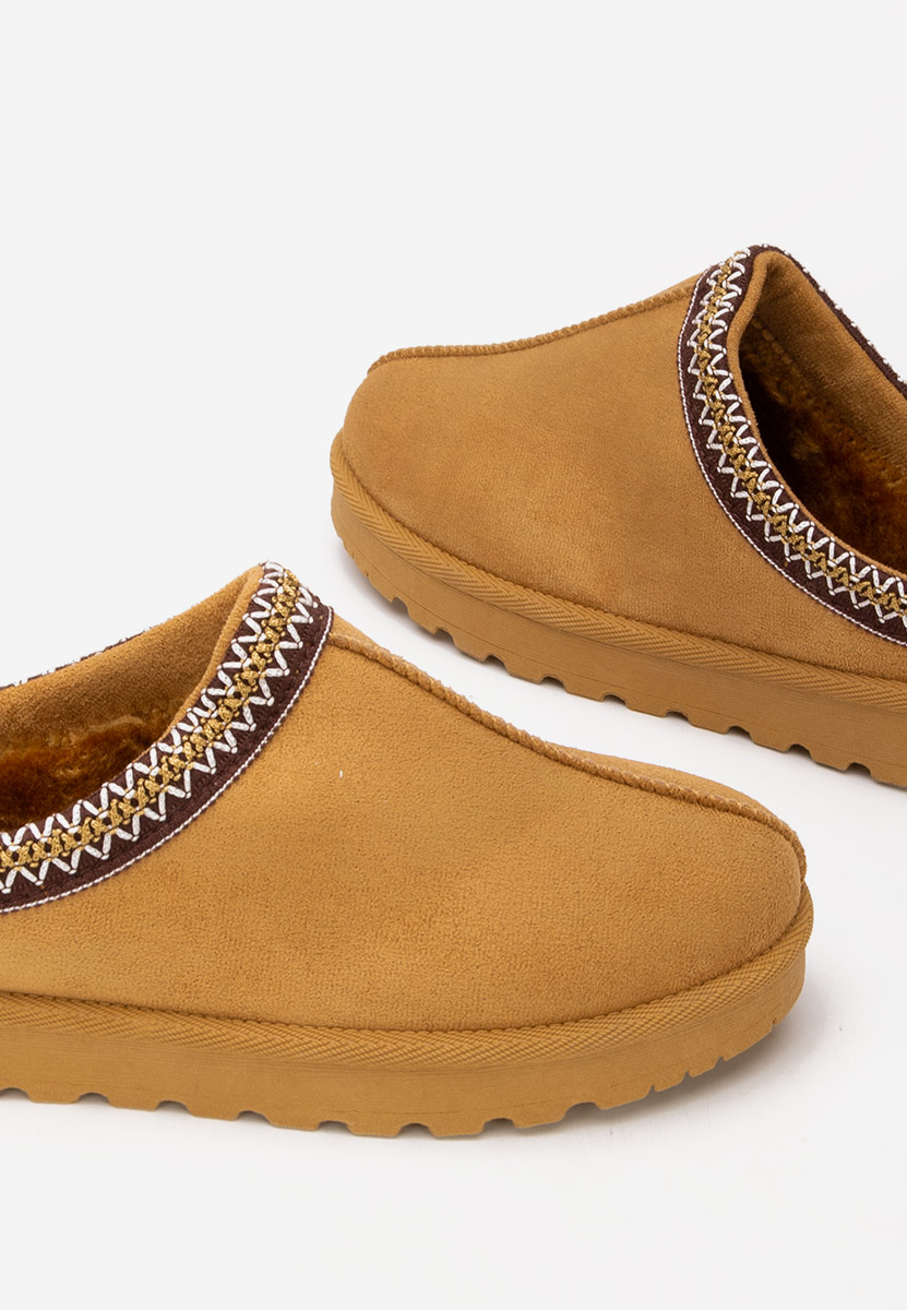 Saboti dama Airene camel