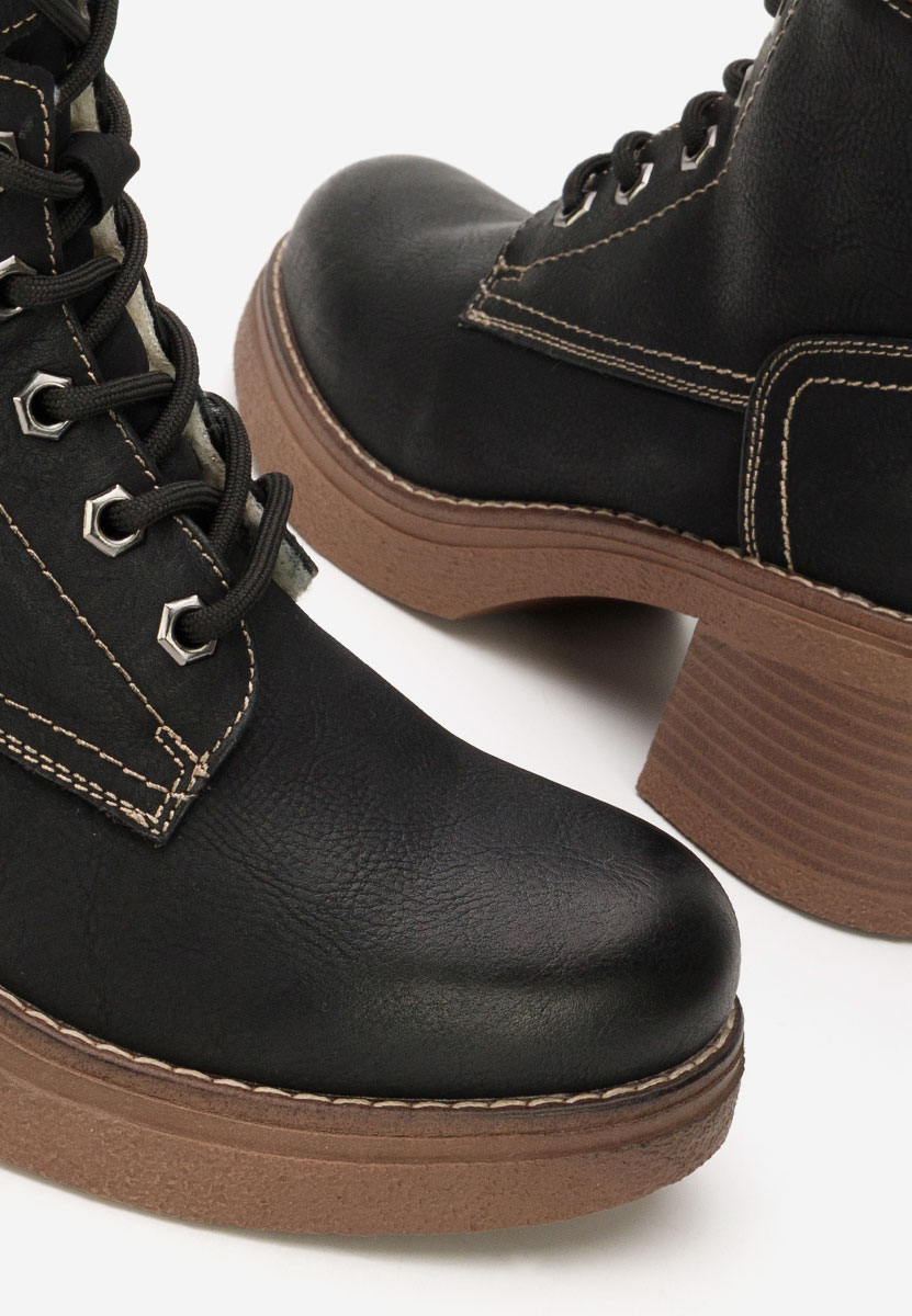 Ghete cu toc Celoria negre