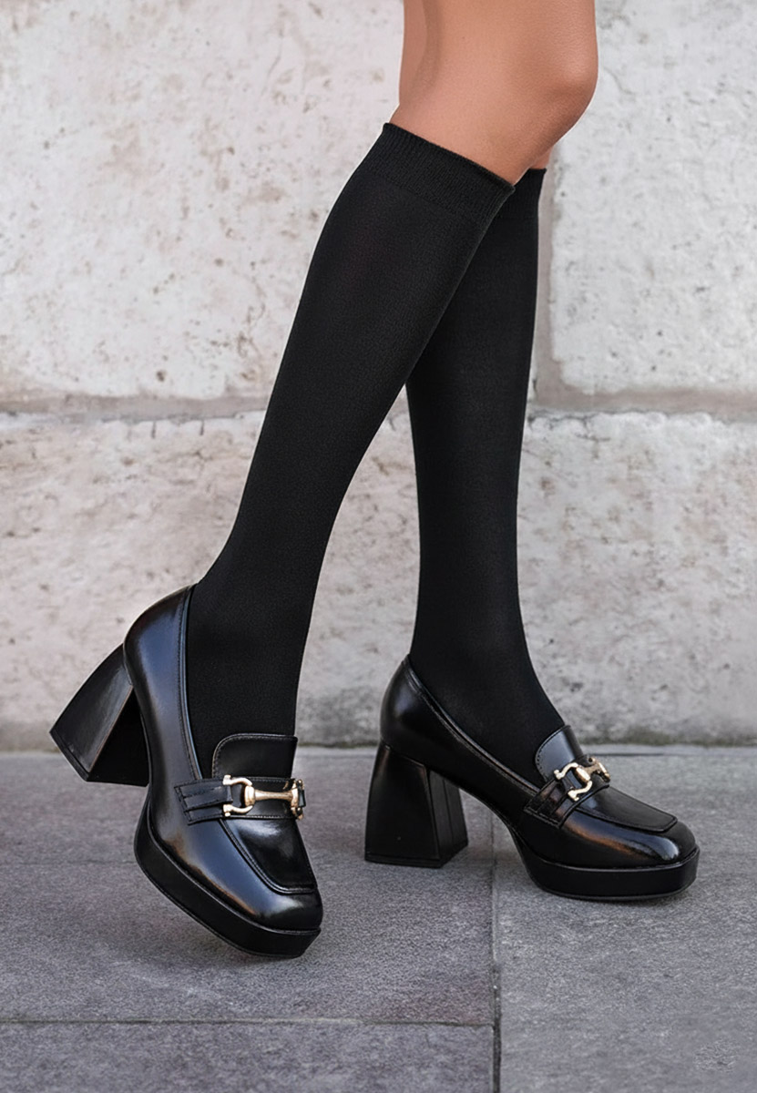 Pantofi cu toc lacuiti negri Ina V2