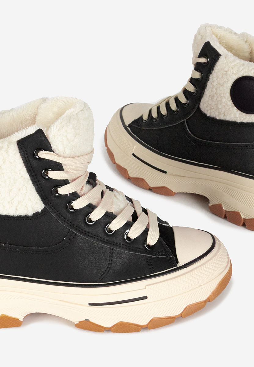 Tenisi inalti dama Oziana negri