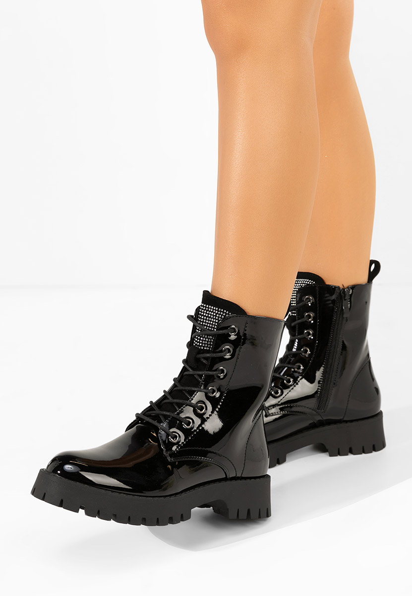 Bocanci lacuiti dama Claudine negri