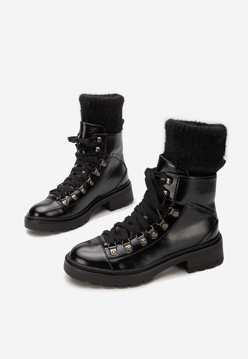 Bocanci dama Simonia negri