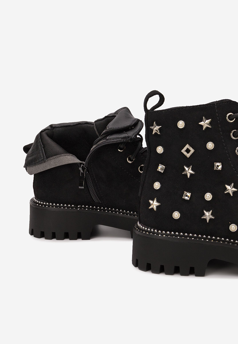 Bocanci dama Stelyana negri