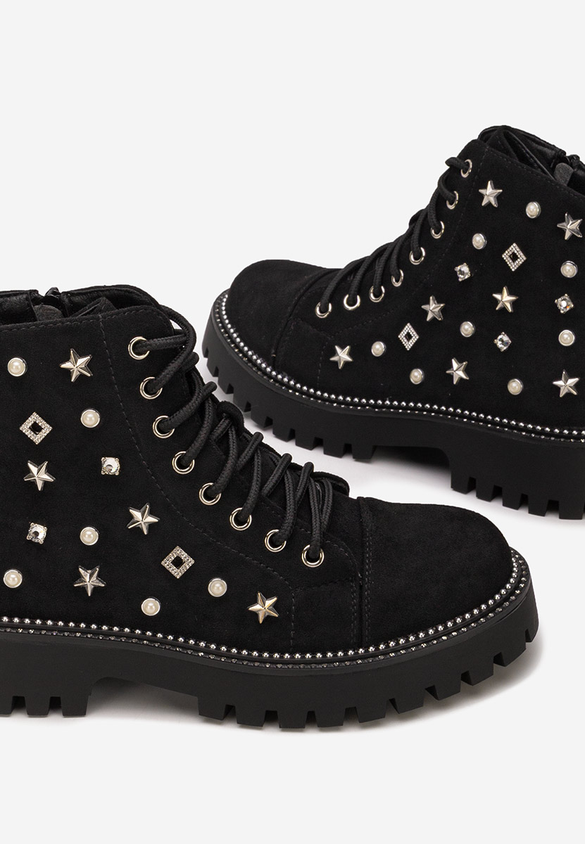 Bocanci dama Stelyana negri