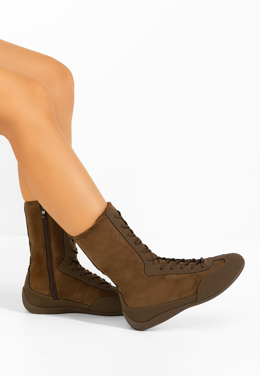 Tenisi inalti dama Stelia maro