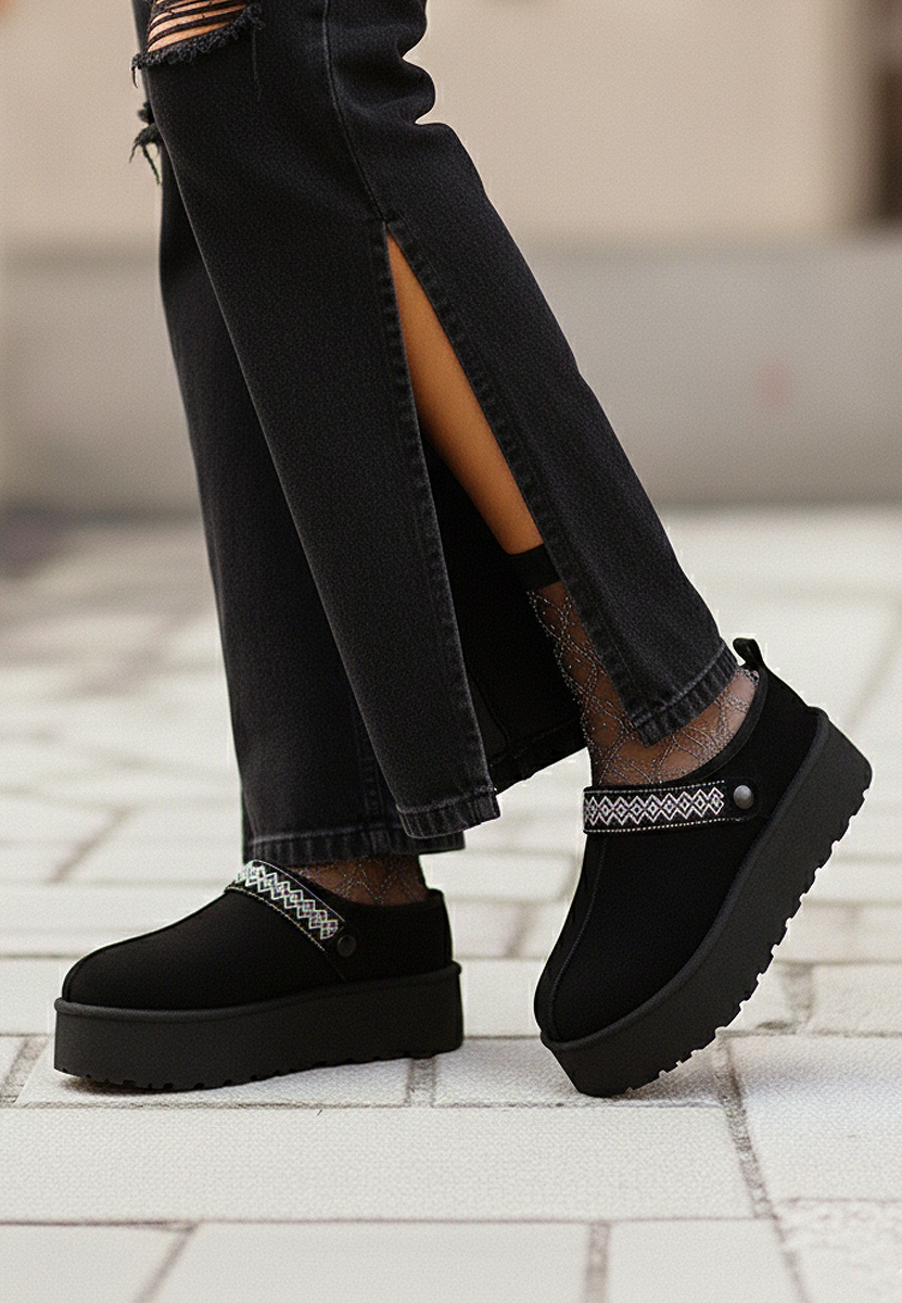 Saboti dama cu platforma Cristiela negri