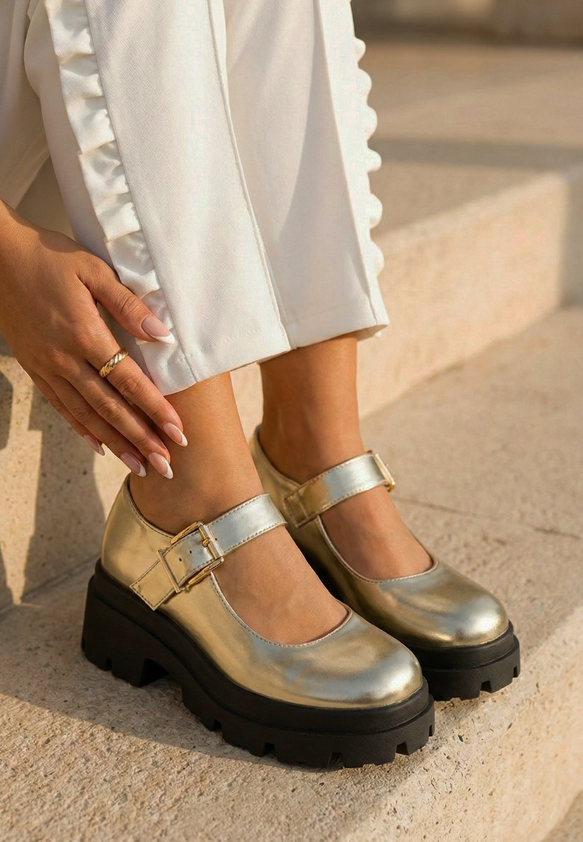 Pantofi cu platformă Masovia aurii