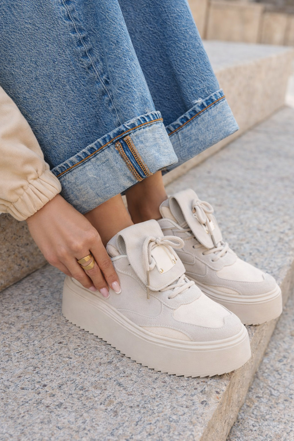 Sneakers cu platformă Oliveia bej