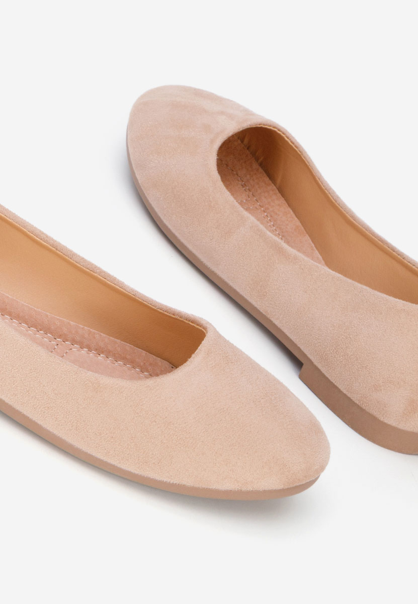 Balerini dama Agappia nude