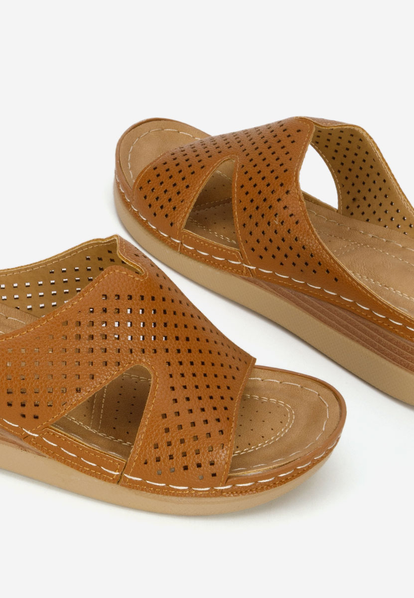 Papuci cu platforma Hermana camel